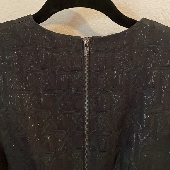 Classy super flattering black v-neck cocktail dress w/a little bit of sparkle ✨ - Picture 4 of 6